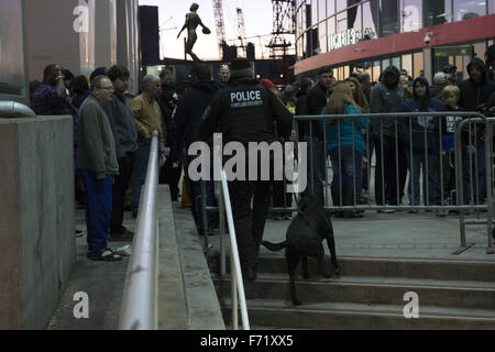 Nov. 22, 2015 - Atlanta, GA - Department of Homeland Security officers patrol crowd outside Philips Arena Sunday night, vigilant for possible terrorist activity. NY DAILY NEWS OUT (Credit Image: © Robin Rayne Nelson via ZUMA Wire) Stock Photo