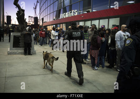 Nov. 22, 2015 - Atlanta, GA - Department of Homeland Security officers with bomb-detecting dogs patrol crowd outside Philips Arena Sunday night, vigilant for possible terrorist activity. NY DAILY NEWS OUT (Credit Image: © Robin Rayne Nelson via ZUMA Wire) Stock Photo