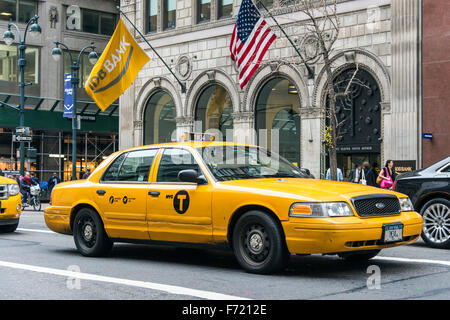 Yellow taxi cab, Fifth Avenue, Manhattan, New York, USA Stock Photo