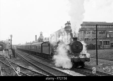 Great Western Railway Castle class 4-6-0 steam locomotive 7001 'Sir James Milne' at Wolverhampton 1961 Stock Photo