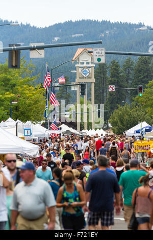 Coeur d' Alene, Idaho - August 01 : Crowds of people enjoying the Coeur d' Alene street fair, August 01 2015 in Coeur d' Alene,  Stock Photo