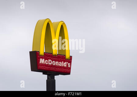 McDonald's restaurant sign logo. Stock Photo