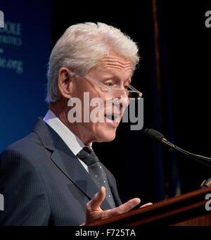 Lawrence, Kansas. 23rd Nov, 2015. Former President William Jefferson Clinton is awarded the Robert J. Dole Institute of Politics Leadership Prize. President Clinton is honored with the award for his legacy of bipartisanship and economic expansion while serving as the nations 42nd president. Credit: Credit:  mark reinstein/Alamy Live News