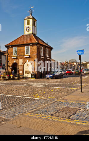 Yarm Town Hall and High Street Stock Photo