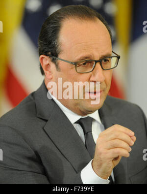 Washington, DC, USA. 24th Nov, 2015. French President Francois Hollande attends a press conference in Washington, DC, the United States, on Nov. 24, 2015. U.S. President Barack Obama and his French counterpart Francois Hollande on Tuesday urged Russia and Turkey to avoid escalation after a Russian warplane was downed by Turkey. Credit:  Bao Dandan/Xinhua/Alamy Live News Stock Photo