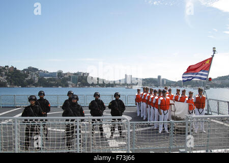 Acapulco, Mexico. 24th Nov, 2015. The visiting ship FFG-548 'Yiyang' of the Chinese People's Liberation Army Navy (PLAN) arrives at the port of Acapulco, Mexico, on Nov. 24, 2015. A flotilla of the Chinese People's Liberation Army Navy (PLAN) arrived in the Mexican port of Acapulco on Tuesday to begin a friendly visit. Credit:  Rong Hao/Xinhua/Alamy Live News Stock Photo