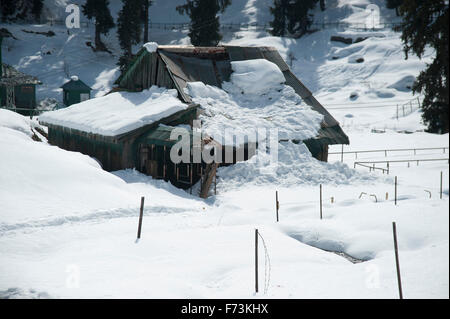 House collapse in snowfall, gulmarg, kashmir, india, asia Stock Photo