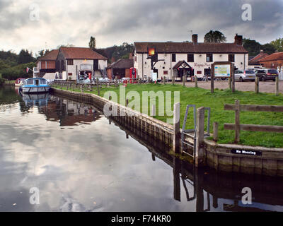 The Rising Sun Inn by the River Bure at Coltishall Norfolk England Stock Photo