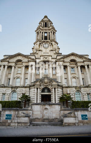 Stockport Town Hall designed by architect Sir Alfred Brumwell Thomas designated a Grade II listed building in 1975  Stone buildi Stock Photo