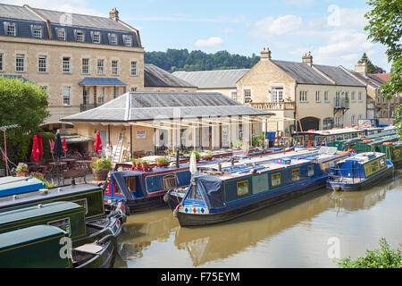 Narrowboats at Sydney Wharf on Kennet and Avon canal, Bath Somerset England United Kingdom UK Stock Photo