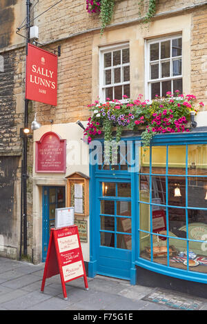 Sally Lunn’s Historic Eating House, Bath's oldest house (c.1482), Bath Somerset England United Kingdom UK Stock Photo