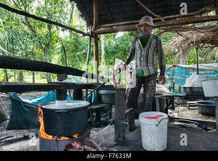 Making handmade rice flour noodles, Siem Reap, Cambodia Stock Photo