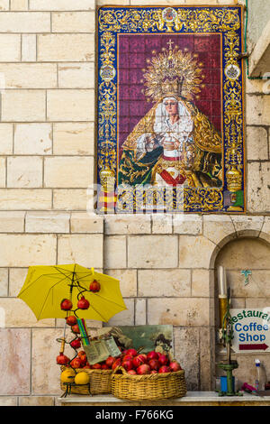 Selling pomegranate juice along the Via Dolorosa in the old city of Jerusalem, Israel, Middle East. Stock Photo