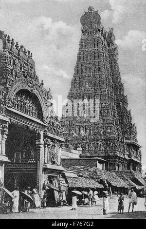 Madurai Temple, Meenakshi Amman Temple, Arulmigu Meenakshi Amman Temple, Shri Meenakshi Sundareshwarar Temple, old vintage 1900s picture, Tamil Nadu, India, Asia Stock Photo