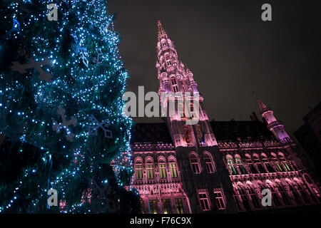 Brussels, Bxl, Belgium. 12th Dec, 2014. Christmas lights show at the Grand Place in Brussels, Belgium on 12.12.2014 The City of Brussels on Thursday 26.11.2015 will announce whether or not the annual event Winter Wonders will start on Friday as planned. by Wiktor Dabkowski © Wiktor Dabkowski/ZUMA Wire/Alamy Live News Stock Photo