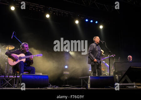 Fontaneto d'Agogna Italy. 25th November 2015. The Italian singer-songwriter and writer ROBERTO VECCHIONI performs live on stage at Phenomenon during the 'Mercante di Luce Tour 2015' Credit:  Rodolfo Sassano/Alamy Live News Stock Photo