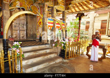 Sri Lanka - Temple of the Tooth, Kandy, Sri Dalada Maligawa, UNESCO World Heritage Site, Buddhist shrine Stock Photo