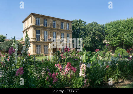 Flowers in front of Pavillon Vendome, Aix en Provence, France Stock Photo