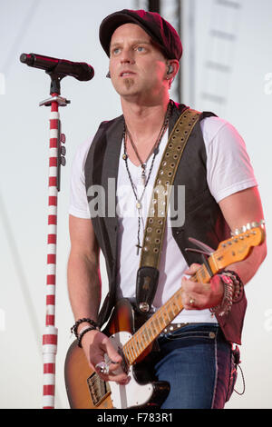 Oshkosh, Wisconsin, USA. 19th June, 2012. Musician KEIFER THOMPSON of Thompson Square performs live at the Country USA Music Festival in Oshkosh, Wisconsin © Daniel DeSlover/ZUMA Wire/Alamy Live News Stock Photo