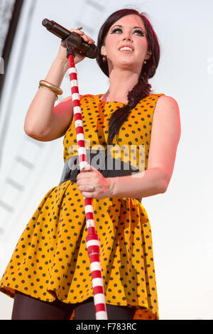 Oshkosh, Wisconsin, USA. 19th June, 2012. Singer SHAWNA THOMPSON of Thompson Square performs live at the Country USA Music Festival in Oshkosh, Wisconsin © Daniel DeSlover/ZUMA Wire/Alamy Live News Stock Photo