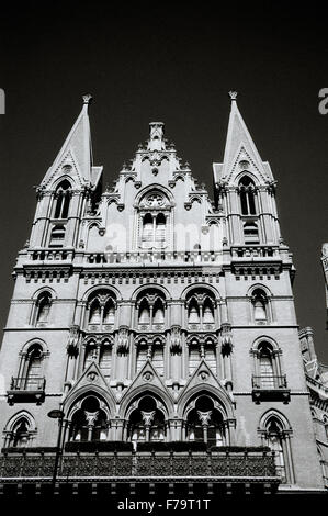 Saint St Pancras Train Station In London in England in Great Britain in the United Kingdom UK. Architecture Building Victorian Buildings Railway Stock Photo