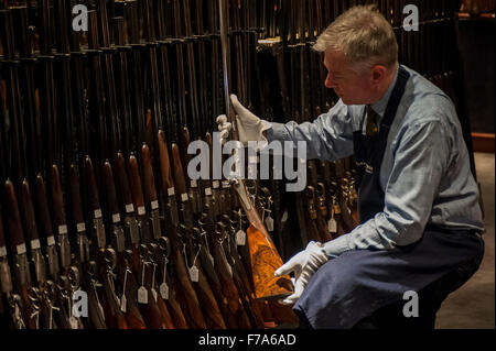 London, UK. 24 November 2015. Dragon's Den star Deborah ...