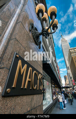Macy’s department store, Herald Square, Manhattan, New York, USA Stock Photo
