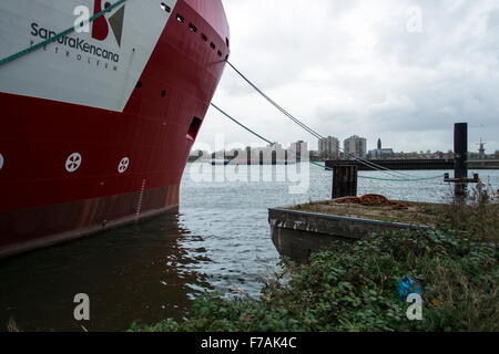 Nov 19, 2015 - Rotterdam, Netherlands - A ship is moored in the Heysehaven,  the Heijplaat in the port of Rotterdam (Credit Image: © Hans Van Rhoon/ZUMA Wire/ZUMAPRESS.com) Stock Photo