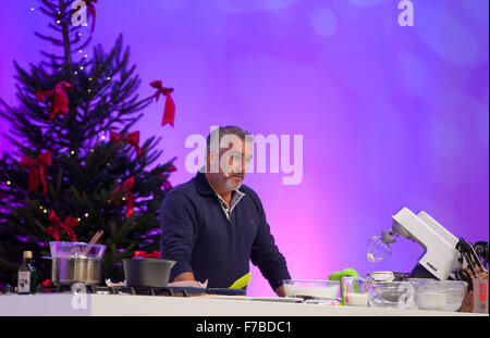 Birmingham, UK. 28th November, 2015. BBC Good Food Show Winter at Birmingham NEC. Paul Hollywood in the Supertheatre showing off his cooking skills Credit:  steven roe/Alamy Live News Stock Photo