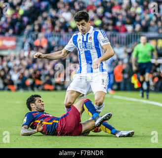 Barcelona, Catalonia, Spain. 28th Nov, 2015. FC Barcelona's right back DANI ALVES competes for the ball during the league match at the Camp Nou stadium in Barcelona Credit:  Matthias Oesterle/ZUMA Wire/Alamy Live News Stock Photo