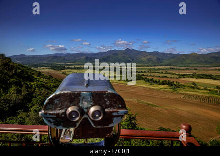 Farmhouse, farmer's cottage, barn for drying tobacco leaves, tobacco fields and the mountains of Mogotes, Viñales Valley with ka Stock Photo