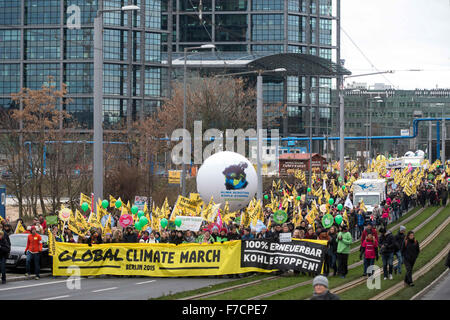 Berlin, Germany. 29th Nov, 2015. Demonstrators have gathered for the 'Global Climate March' in front of the central railway station in Berlin, Germany, 29 November 2015. The United Nations Climate Change Conference will be held in Paris, France, from 30 November to 11 December 2015. Photo: GREGOR FISCHER/dpa/Alamy Live News Stock Photo