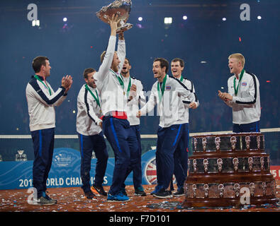 Gent, Belgium, November 29, 2015, Davis Cup Final, Belgium-Great Britain, day three, Andy Murray (GBR) celebrates with his team members  after winning the Davis Cup 2015. Photo: Tennisimages/Henk Koster Stock Photo