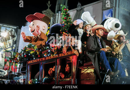 Los Angeles, USA. 29th Nov, 2015. A float parade during the 84th Hollywood Christmas Parade in Los Angeles, the United States, Nov. 29, 2015. Credit:  Zhang Chaoqun/Xinhua/Alamy Live News Stock Photo