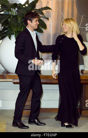 'Burnt' photocall at Hotel De Russie in Rome  Featuring: Sienna Miller, Riccardo Scamarcio Where: Rome, Italy When: 28 Oct 2015 Stock Photo
