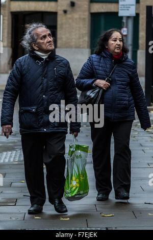 London, UK. 30th November, 2015. Aravindan Balakrishnan from the alleged extreme left-wing Maoist cult arrives at Southwark Crown Court to continue his trial on slavery charges and multiple counts of indecent assault Credit:  Guy Corbishley/Alamy Live News Stock Photo