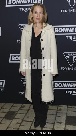 Triumph Bonneville launch party - Arrivals  Featuring: gillian anderson Where: London, United Kingdom When: 28 Oct 2015 Stock Photo