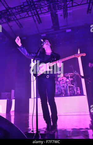 Matthew Healy and The 1975 play to a full house at The Oasis Concert venue in Swindon. Stock Photo