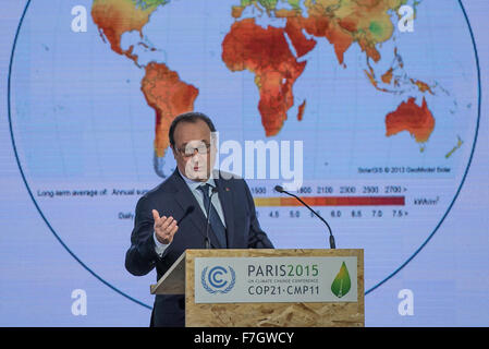 Paris, France. 30th Nov, 2015. French President Francois Hollande gives a speech during press conference on the opening of the COP 21, UN conference on climate change in Paris. © Jonathan Raa/Pacific Press/Alamy Live News Stock Photo