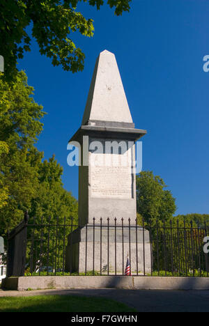 Revolutionary War Monument, Lexington Green, Lexington Stock Photo - Alamy