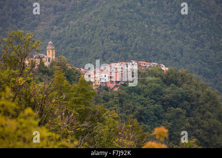 Altagnana village looking back into the Tuscan mountains. Stock Photo