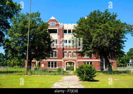 The abandoned and wrecked High School building in Hattiesburg Mississippi Stock Photo