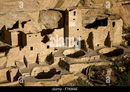 Cliff Palace cliff dwelling Indian ruin, the largest in North America, Mesa Verde National Park, Southwestern Colorado Stock Photo