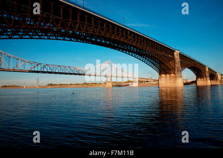 Eads Bridge on the Mississippi River, St. Louis, built in 1874 by James Eads Stock Photo