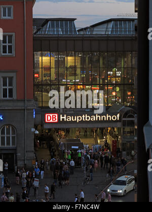 München Hauptbahnhof at night / dusk Stock Photo