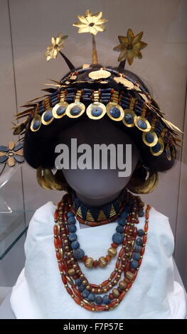 Reconstructed Sumerian headgear necklaces found in the tomb of Queen ...