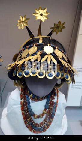 Reconstructed Sumerian headgear necklaces found in the tomb of Queen ...