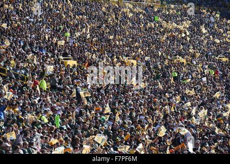 Enthusiastic Cheesehead Sports Fan with Painted Face at a Football Game in Green  Bay, Wisconsin, USA Stock Photo - Alamy