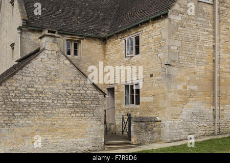 An exterior view of Woolsthorpe Manor, Lincolnshire. Woolsthorpe Manor was the home of the scientist and mathematician Sir Isaac Newton. Stock Photo