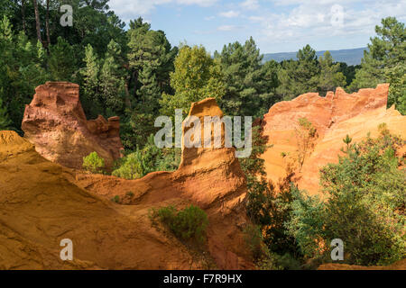 France, Vaucluse, Roussillon village (Luberon region), one of the Most Beautiful Village of France, Le Sentier des Ocres, Ochre Stock Photo